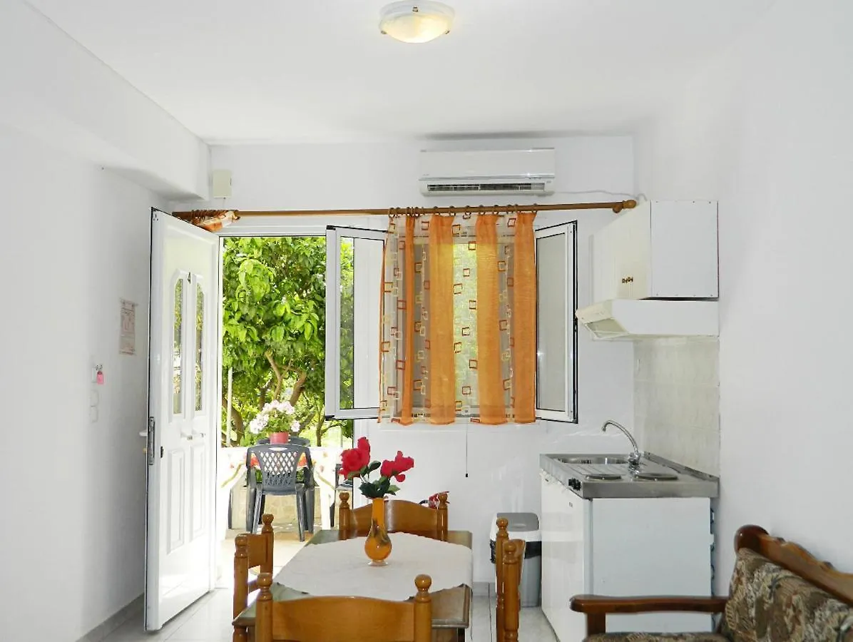 Ariston Apartments Poros  Poros (Kefalonia)